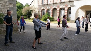 qi gong dans la cours 